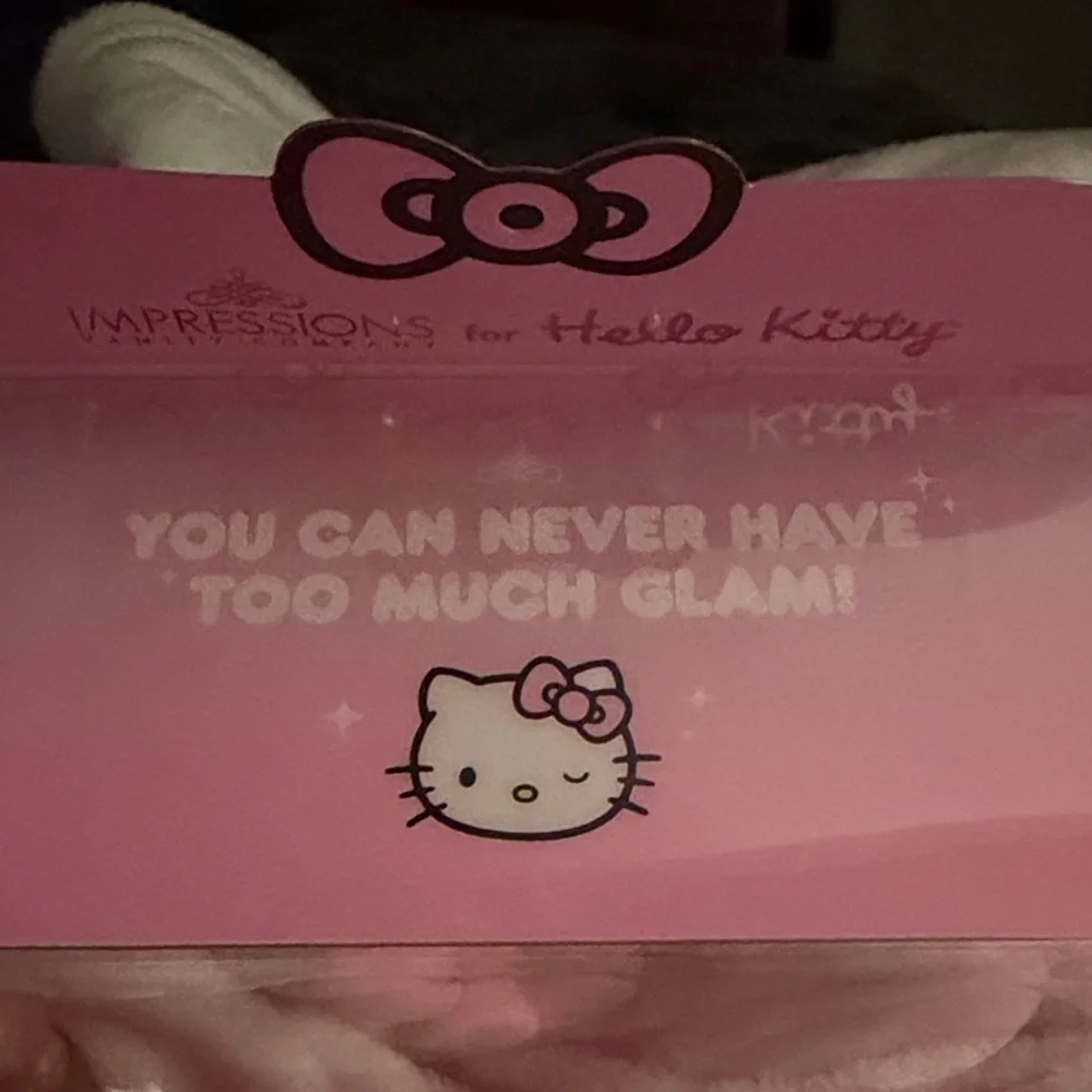 Hello Kitty Pink Silicone Case and Beauty Blender